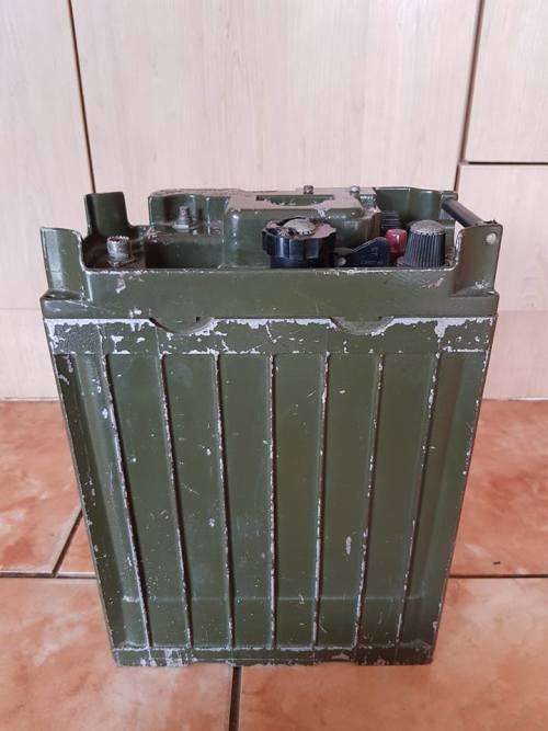 OLD MILITARY RADIO