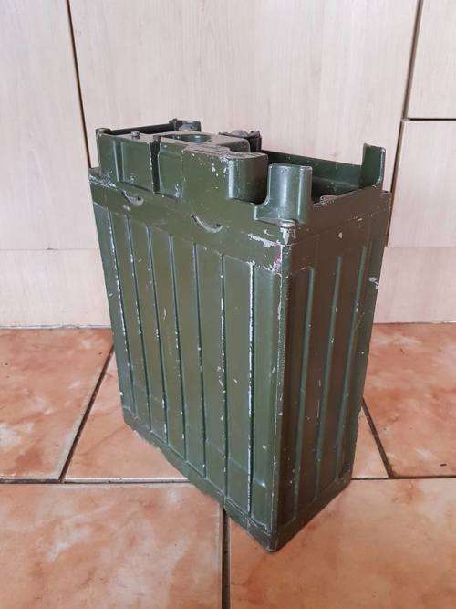 OLD MILITARY RADIO