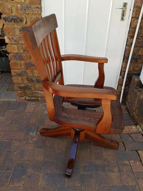 ANTIQUE TEAK OFFICE SWIVEL CHAIR