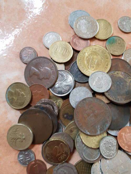 LOT OF INTERNATIONAL COINS INCLUDING SOUTH AFRICA