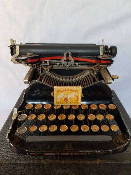 1917 CORONA NO 3 TYPEWRITER, CASE SIZE 290 X 250 X 120 MM