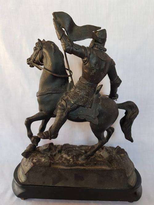 ANTIQUE ENGLISH KNIGHT/SOLDIER SPELTER STATUE