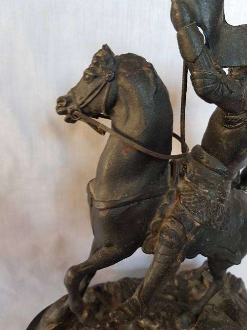 ANTIQUE ENGLISH KNIGHT/SOLDIER SPELTER STATUE