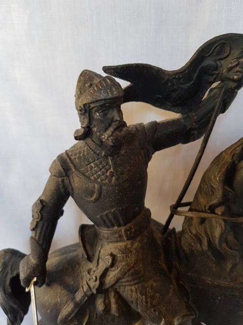 ANTIQUE ENGLISH KNIGHT/SOLDIER SPELTER STATUE