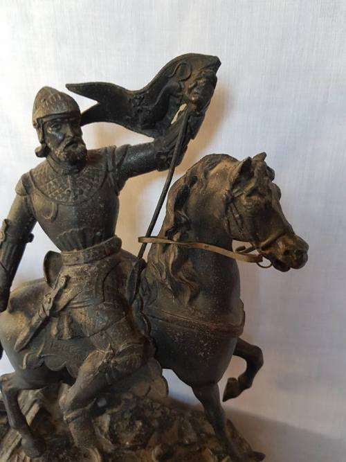 ANTIQUE ENGLISH KNIGHT/SOLDIER SPELTER STATUE