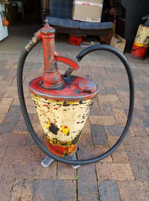 ORIGINAL SHELL HAND CRANK PUMP