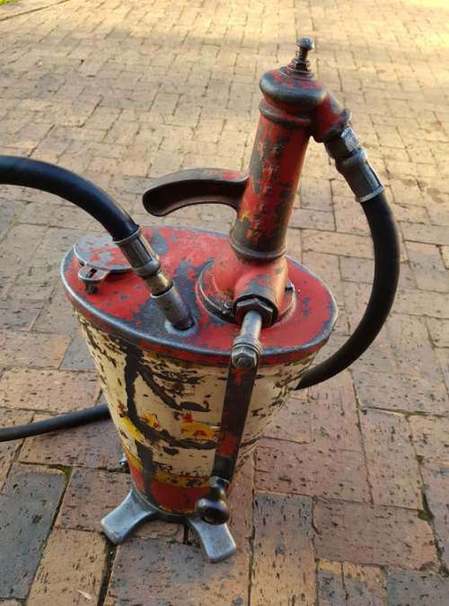 ORIGINAL SHELL HAND CRANK PUMP