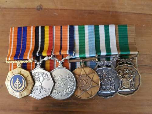 SA ARMY NUMBERED 6 MEDAL GROUP SARGEANT-MAJOR FRANK CLOETE.