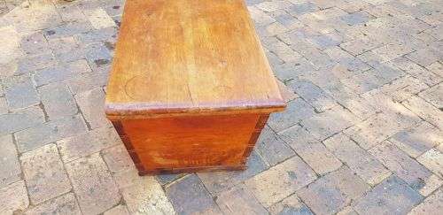 ANTIQUE YELLOWOOD OX-WAGON KIST 650 X 390 X 300 MM HOOG.