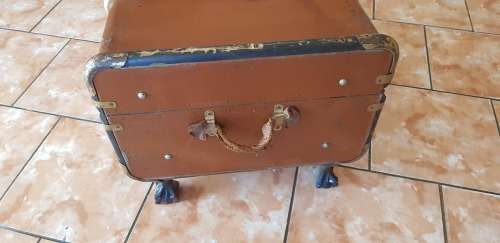 BEAUTIFUL OLD STEAMER TRUNK COFFEE TABLE/STORAGE 92 X 52 X 48 CM HIGH