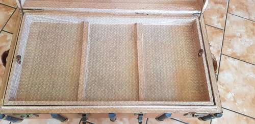 BEAUTIFUL OLD STEAMER TRUNK COFFEE TABLE/STORAGE 92 X 52 X 48 CM HIGH