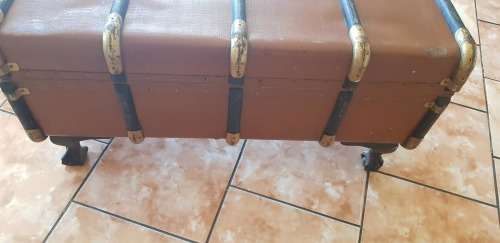 BEAUTIFUL OLD STEAMER TRUNK COFFEE TABLE/STORAGE 92 X 52 X 48 CM HIGH
