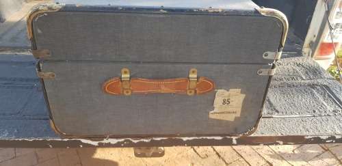 LARGE SAR FREE LUGGAGE STEAMER TRUNK