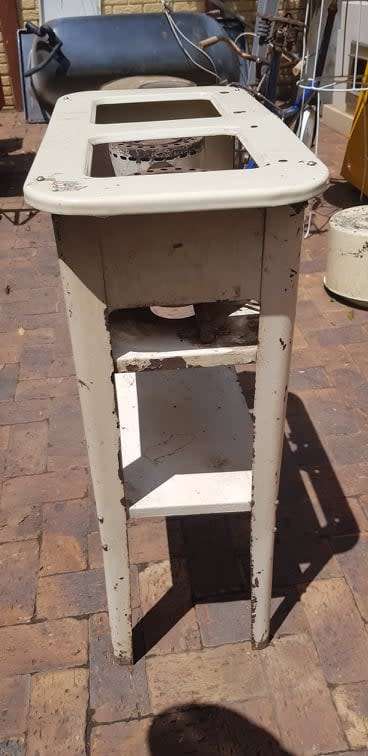 VINTAGE ENAMEL PARAFFIN STOVE.