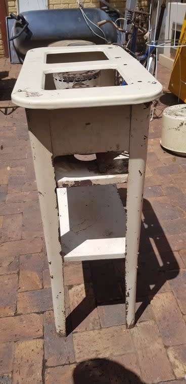 VINTAGE ENAMEL PARAFFIN STOVE.