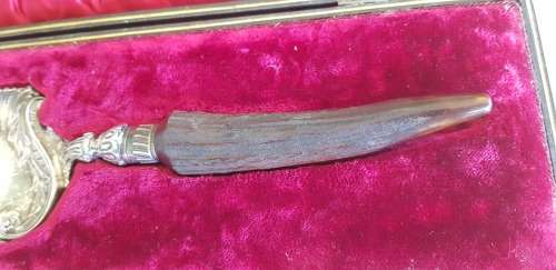 LARGE ANTIQUE EXCELLENT VICTORIAN CRUMB SCOOP.