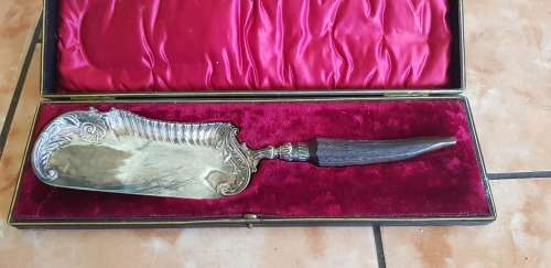 LARGE ANTIQUE EXCELLENT VICTORIAN CRUMB SCOOP.