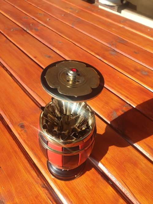 LARGE VINTAGE CIGARETTE DISPENSER BRITISH LION