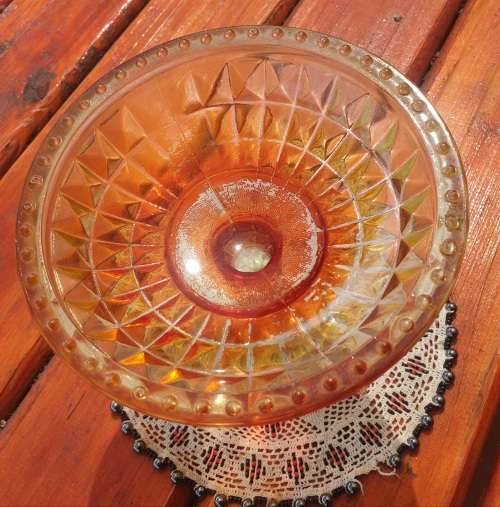 VINTAGE CARNIVAL GLASS PEDASTAL BOWL 155 X 140 MM HIGH