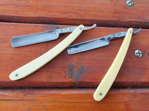 VINTAGE BONE HANDLE STRAIGHT RAZOR PAIR
