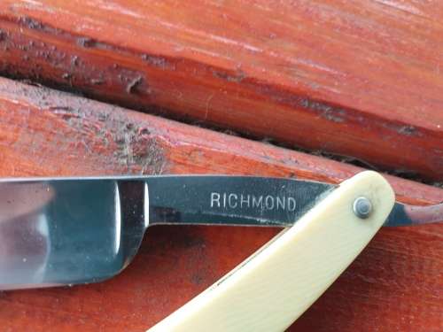 VINTAGE BONE HANDLE STRAIGHT RAZOR PAIR