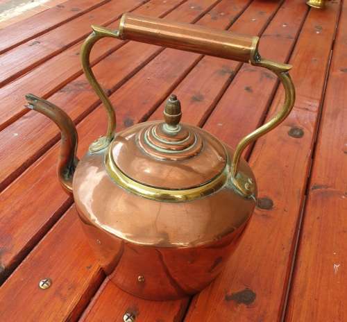 VICTORIAN LARGE COPPER KETTLE