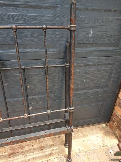 ANTIQUE SINGLE BED ENDS