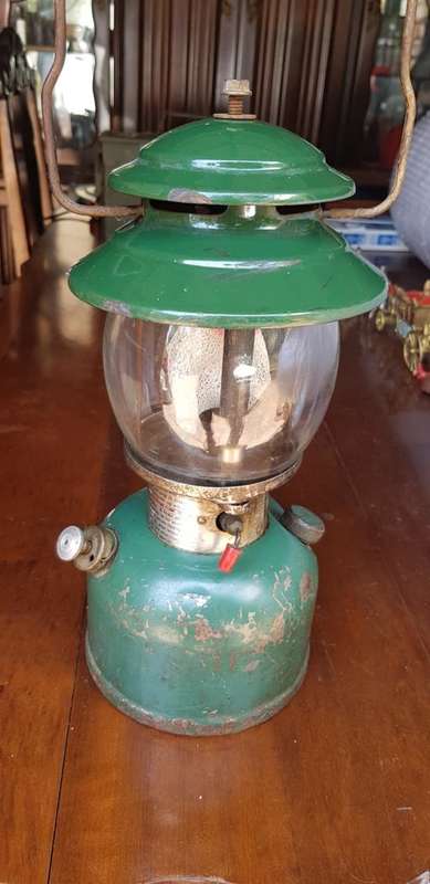 1975 COLEMAN 201 LANTERN NEW GLASS