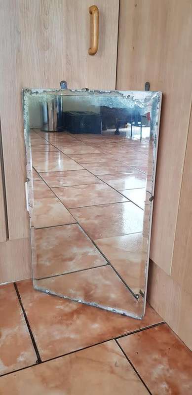 VINTAGE BEVELED MIRROR BATHROOM CORNER CABINET 560 X 280 X 280 MM