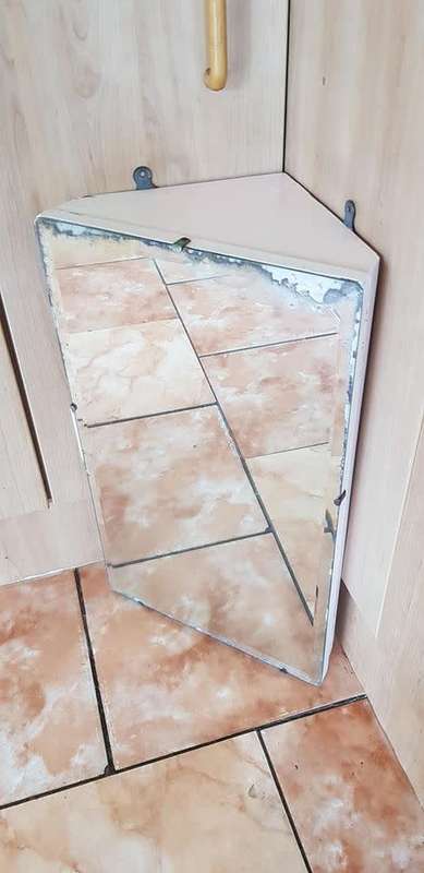 VINTAGE BEVELED MIRROR BATHROOM CORNER CABINET 560 X 280 X 280 MM