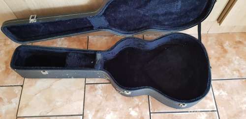 VINTAGE GUITAR CASE NO HANDLE