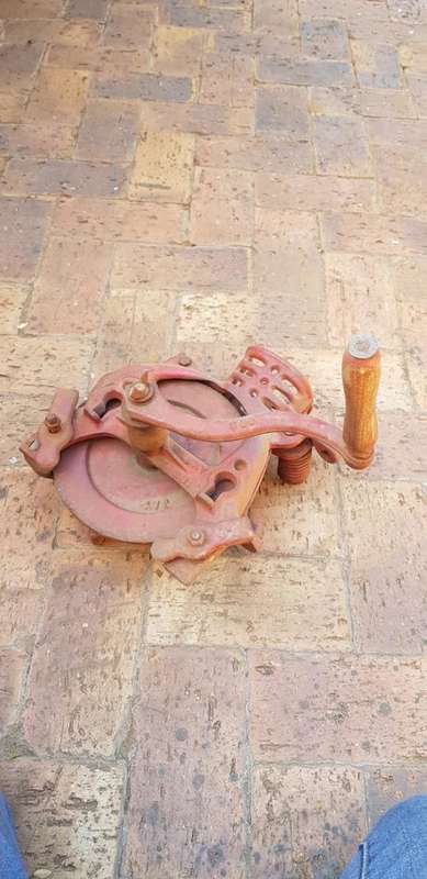 ANTIQUE CAST IRON JAY CORN STRIPPER
