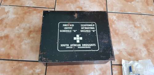 VINTAGE TINPLATE FIRST AID KIT WITH CONTENTS