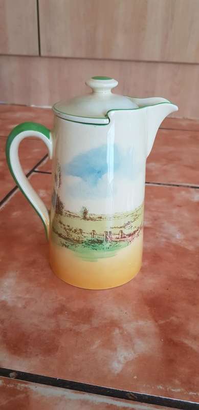 ROYAL DOULTON ROCHESTER CASTLE HOT WATER POT. AGE RELATED GRAZING.