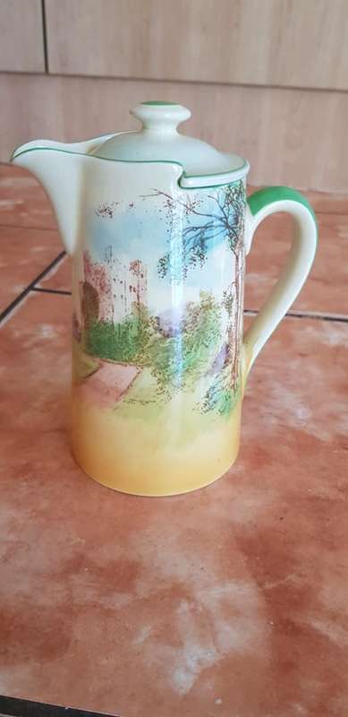 ROYAL DOULTON ROCHESTER CASTLE HOT WATER POT. AGE RELATED GRAZING.