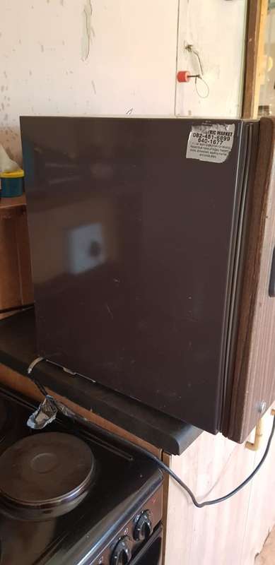 VINTAGE FROST LINE BAR/CARAVAN FRIDGE