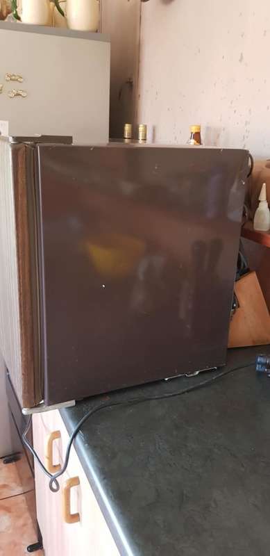 VINTAGE FROST LINE BAR/CARAVAN FRIDGE