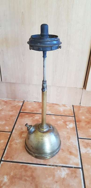 OLD BRASS TILLEY LANTERN. GLASS NOT ORIGINAL