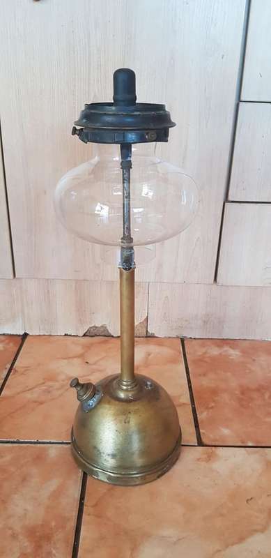 OLD BRASS TILLEY LANTERN. GLASS NOT ORIGINAL