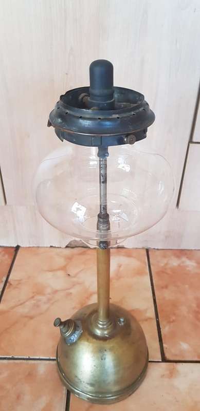 OLD BRASS TILLEY LANTERN. GLASS NOT ORIGINAL