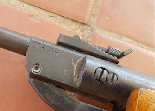 VINTAGE AIR RIFLE 162004 WORKING CONDITION