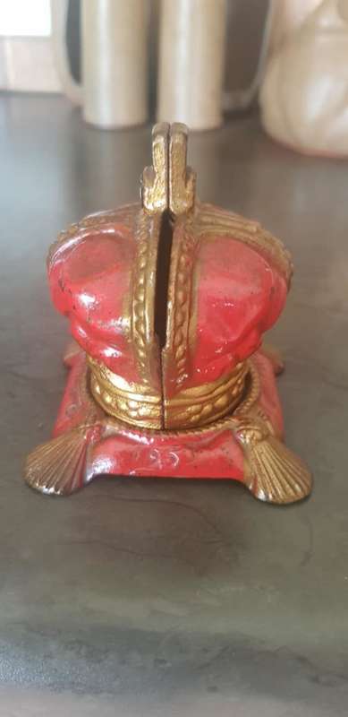 RARE MINT 1953 QE2 CORINATION CAST IRON MONEY BANK