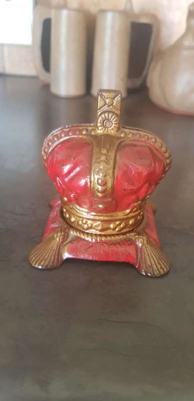 RARE MINT 1953 QE2 CORINATION CAST IRON MONEY BANK