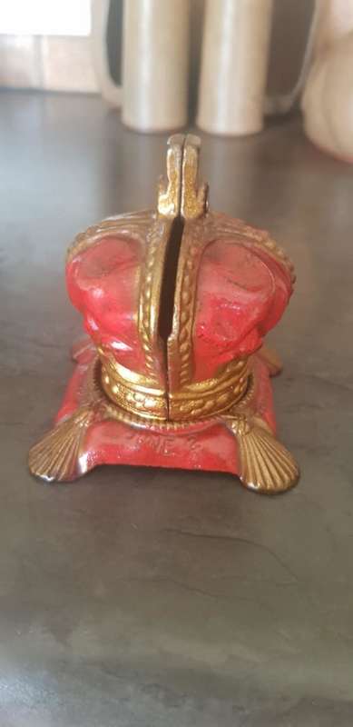 RARE MINT 1953 QE2 CORINATION CAST IRON MONEY BANK