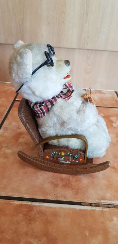 1950`S MODERN TOYS JAPAN KNITTING BEAR TINPLATE WORKING CONDITION