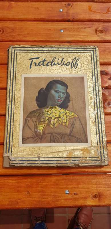 1969 TRETCHIKOFF SIGNED TABLE BOOK