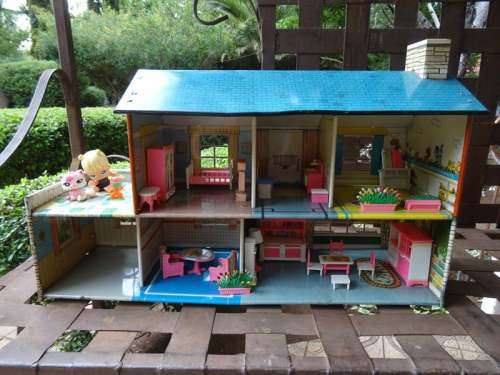 VINTAGE LARGE TINPLATE DOLL HOUSE MADE IN JAPAN, FURNITURE EXCLUDED. 630 X 200 X 400 MM HIGH