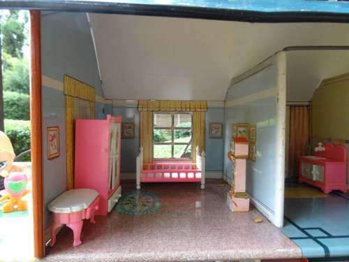 VINTAGE LARGE TINPLATE DOLL HOUSE MADE IN JAPAN, FURNITURE EXCLUDED. 630 X 200 X 400 MM HIGH