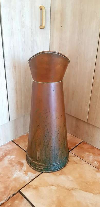 VINTAGE LARGE CAPE RED COPPER PITCHER
