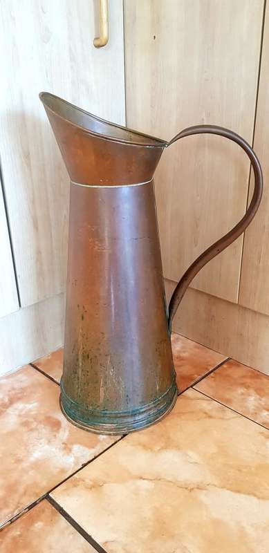 VINTAGE LARGE CAPE RED COPPER PITCHER